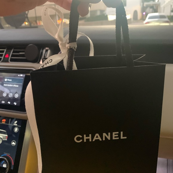 Brand new rare abd authentic Chanel shopping bag with bow , Chanel logo ribbon - Picture 7 of 9